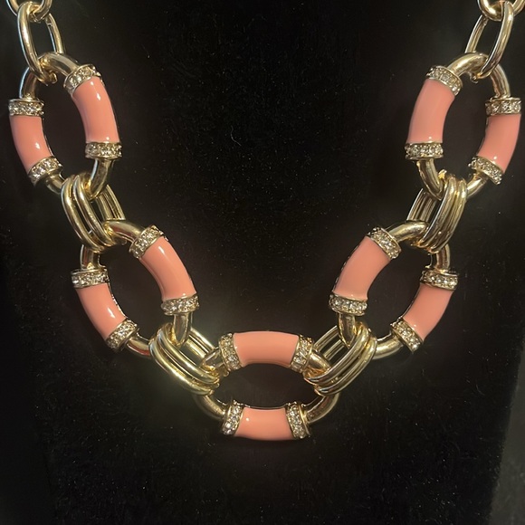 Avon Modern Links Statement Necklace and Earring Set. New - Picture 2 of 4